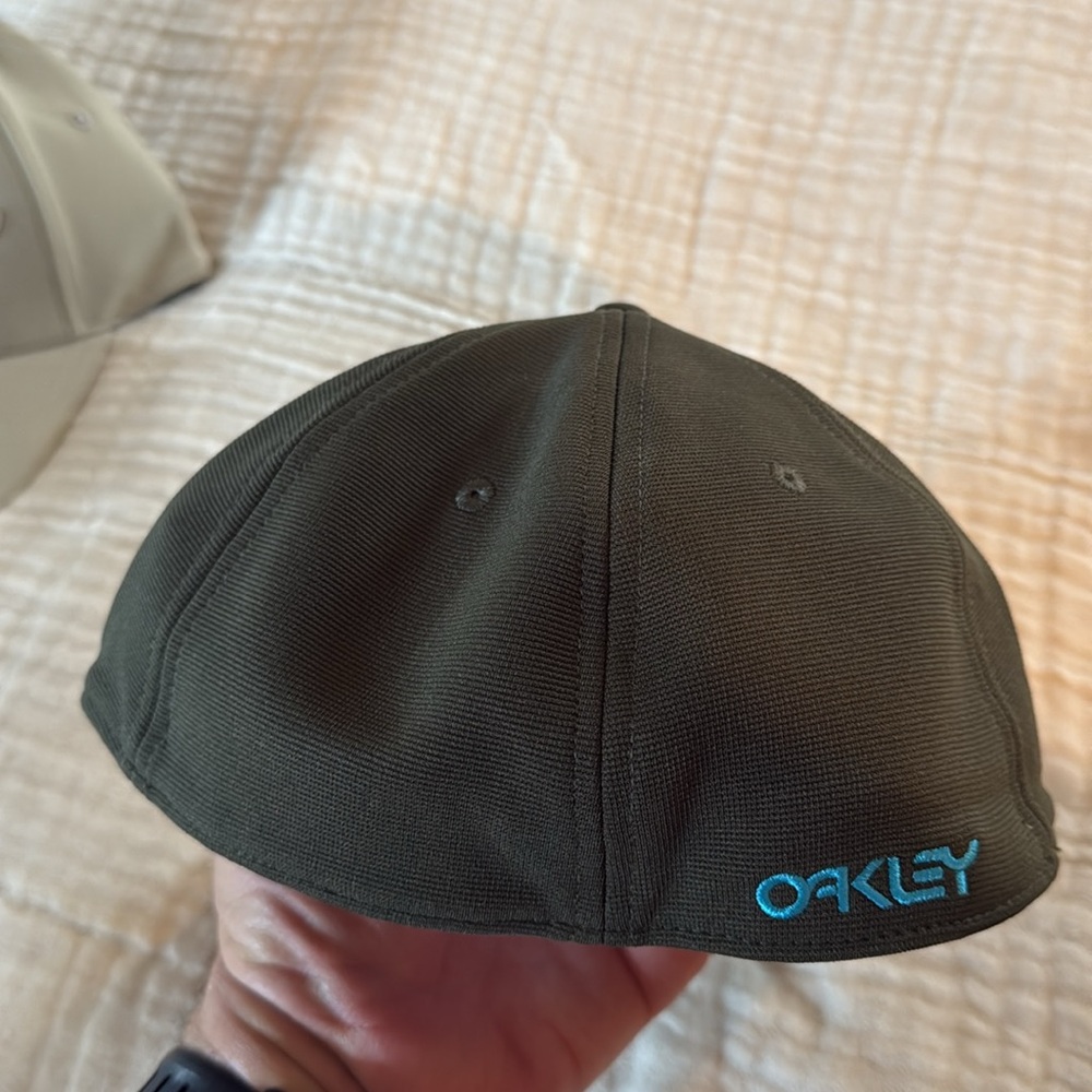 Oakley Dark Olive Flexfit Cap size L//XL  classic Low brand new range cap - Picture 3 of 5